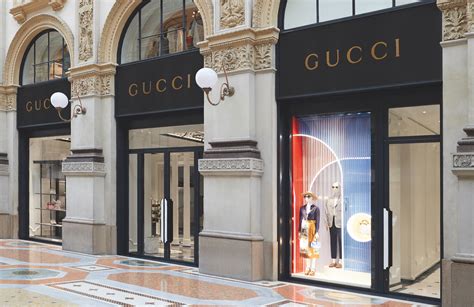 negozi gucci milano galleria|gucci galleria houston tx.